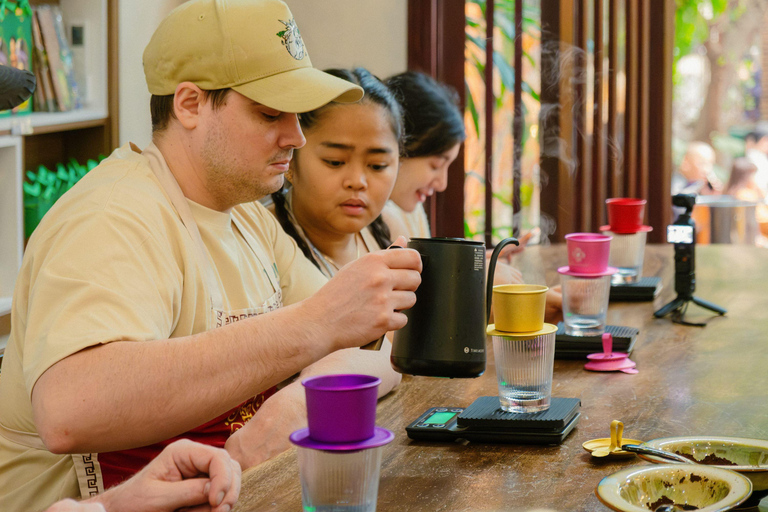 One Hour in Hanoi: Vietnamese Coffee-Making Class Private Option