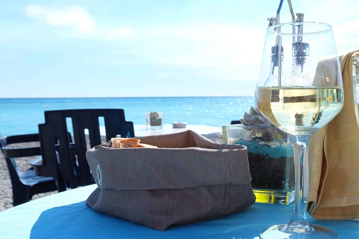 Tipsy in Nice:Old Town Secrets & Sunset Beach Apro Delivery - Sunset Apéro