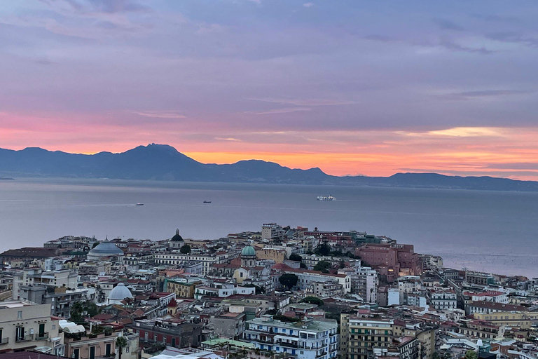 نابولي: جولة إرشادية في المركز التاريخي