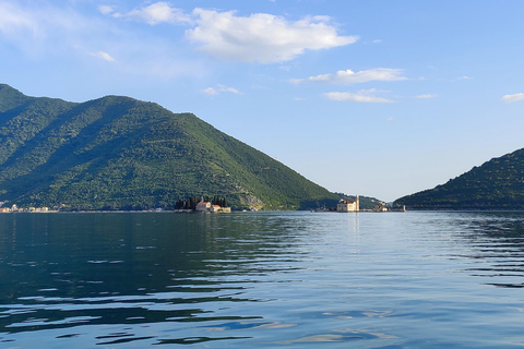 Visite privée de 7 heures Perast, la baie de Kotor et la grotte bleue, pause déjeuner