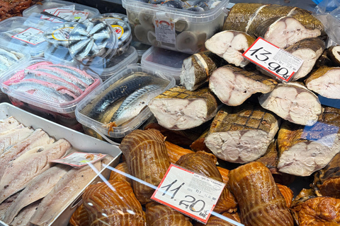 Riga: Central Market Guided Tour with Food Tasting
