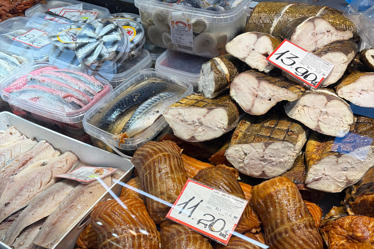 Riga: Central Market Guided Tour with Food Tasting