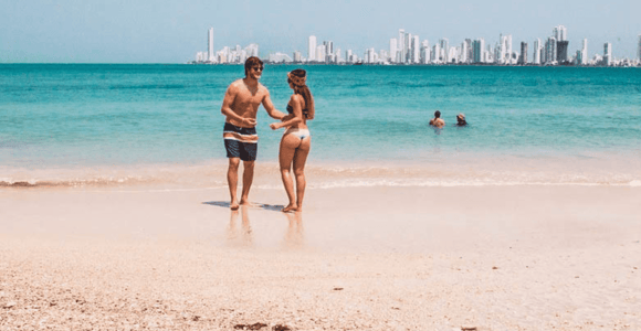Tierra Bomba: Day Pass + Lunch + Transportation from Cartagena