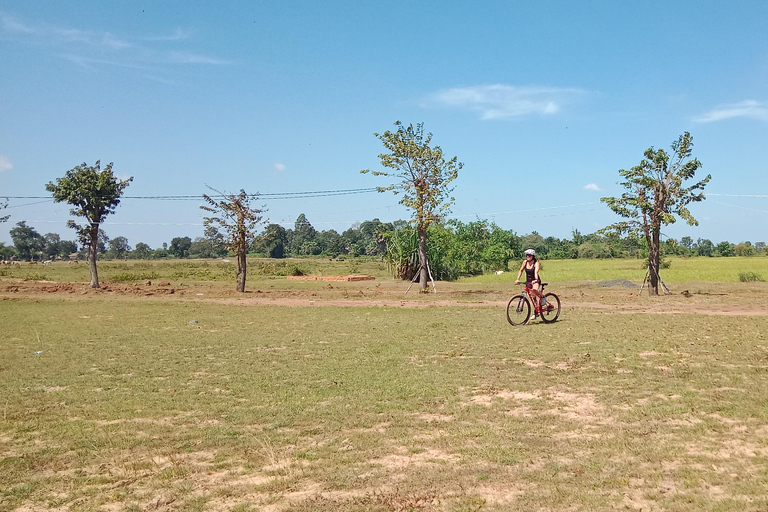 Cambodia: 7-Day Cycling Tour from Phnom Penh to Siem Reap