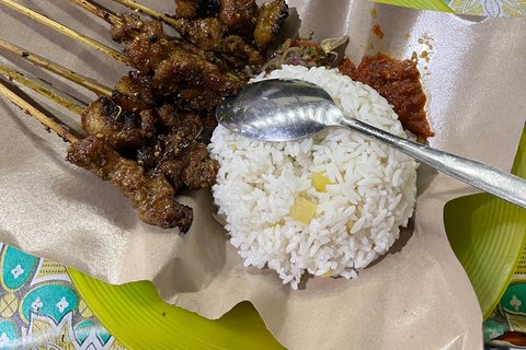 Ubud: Gianyar Night Market Food Tour with up to 17+ Tastings Tour with Transfer from Central Ubud