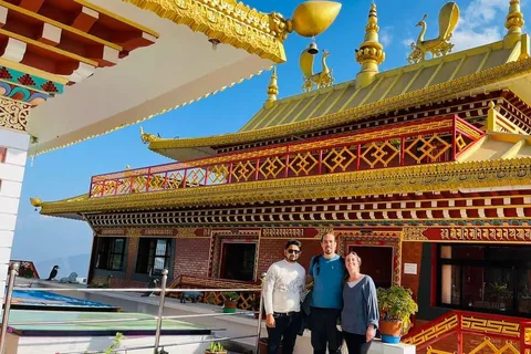 Kathmandu: Overnight Monastery Retreat with Guided Hike