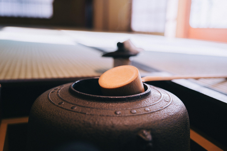Kyoto: Kimono Tea Ceremony at Orizuruya Gion