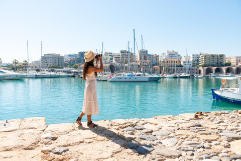 Heraklion: Private Photoshoot in Old Town and Harbour Premium: 50 photos | 60 mins