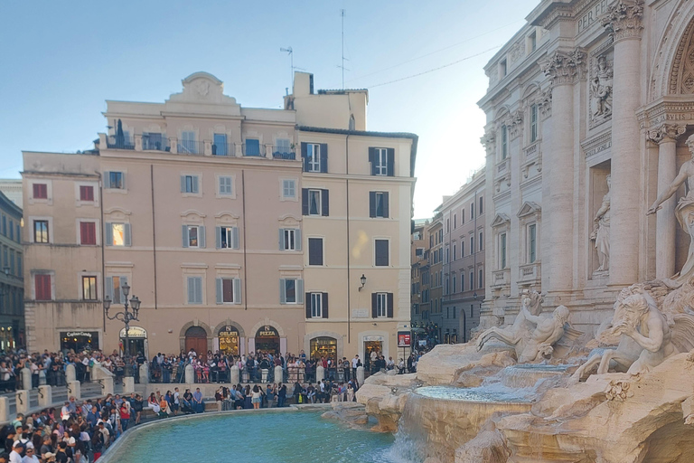 Trevi Fountain Small Group Tour with Entry Tickets