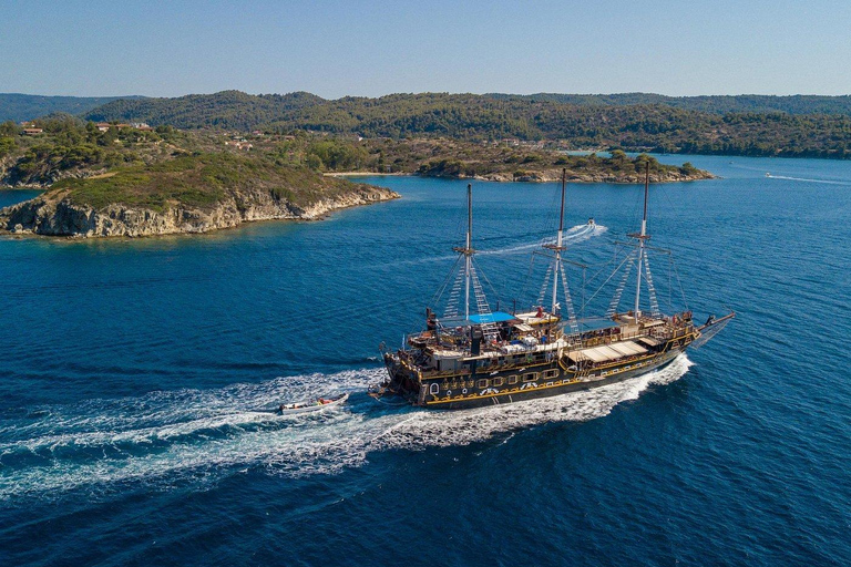 Thessaloniki: Blue Lagoon Cruise with Lunch & Swim Stops