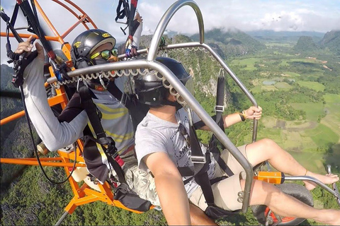 Vang Vieng: Paragliding Flight Experience