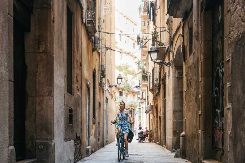 Барселона: тур по храму Святого Семейства и городским достопримечательностям на велосипеде или на электронном велосипеде