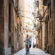 Barcelona: ciudad y Sagrada Familia en bici o bici eléctrica