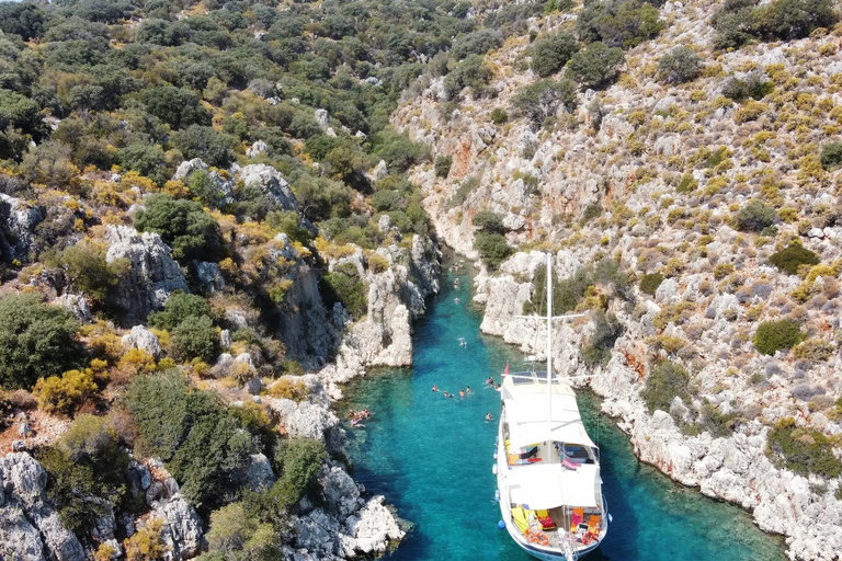 Kaş: Kekova Blue Cruise with Sunken City and 5 Swim Stops