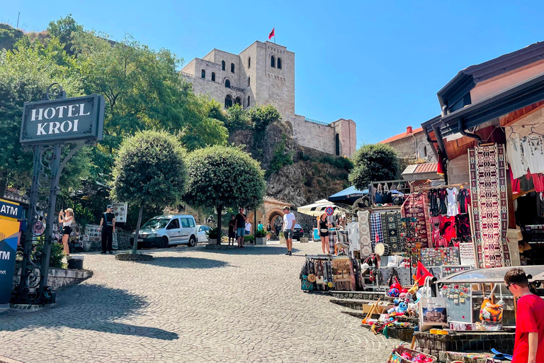 豪华路虎克鲁亚城堡与老集市一日游克鲁亚城堡与老集市豪华路虎每日观光之旅