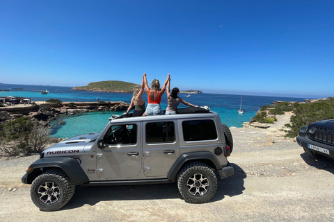 Ibiza: Private Jeep Wrangler Tour & Lunch at Beach Rest.