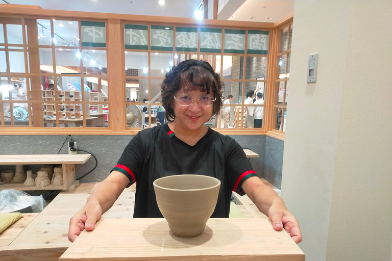 Kyoto: 1h Pottery Workshop Guided by Master Artisans Kyoto: 1h Pottery Workshop Guided by Master Artisans