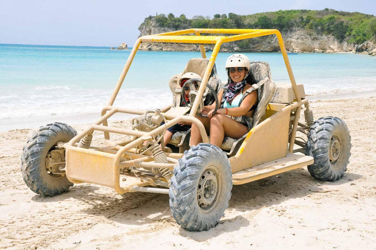 Buggy i Punta Cana, flodgrotta, Macao BeachBuggy en Punta Cana, Flodgrotta, Macao Beach