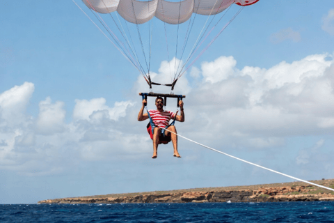 Parasailing z panoramicznym widokiem na Sal (Wyspy Zielonego Przylądka)Parasailing z widokiem na Sal (Wyspy Zielonego Przylądka)
