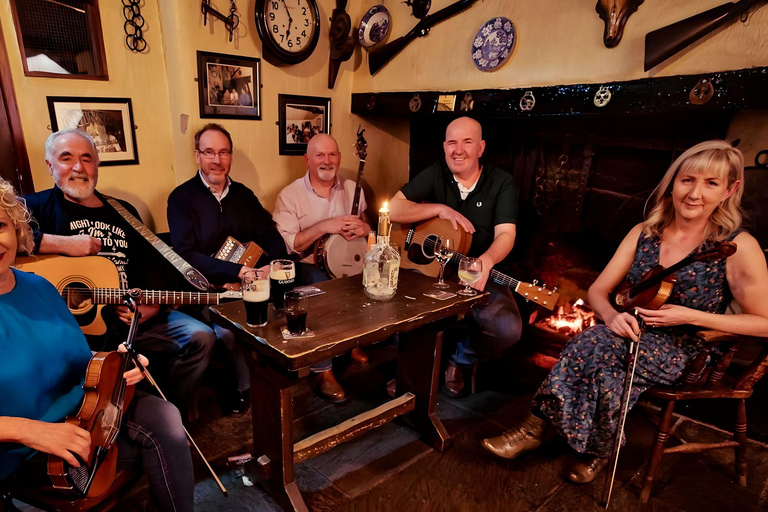 Belfast: Crosskeys Inn Irish Music and BBQ Night