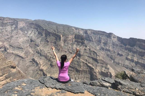 Excursión privada de un día a Nizwa y Yabal Shams (Gran Cañón)