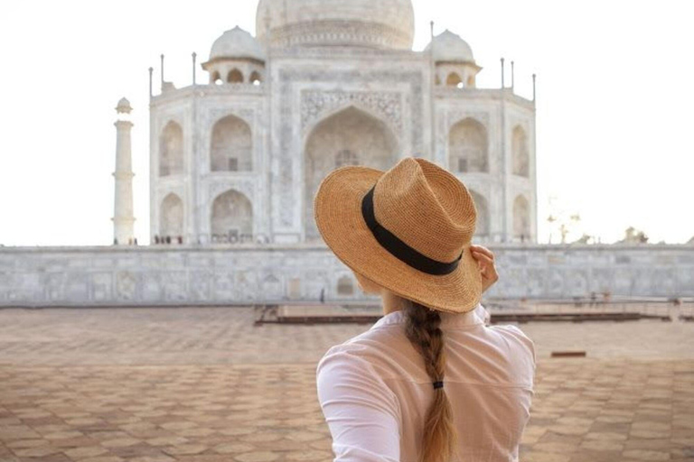 Taj Mahal sin colas y tour de la ciudad de Agra – Especial para parejasTour de la ciudad de Agra y el Taj Mahal con opción de guía