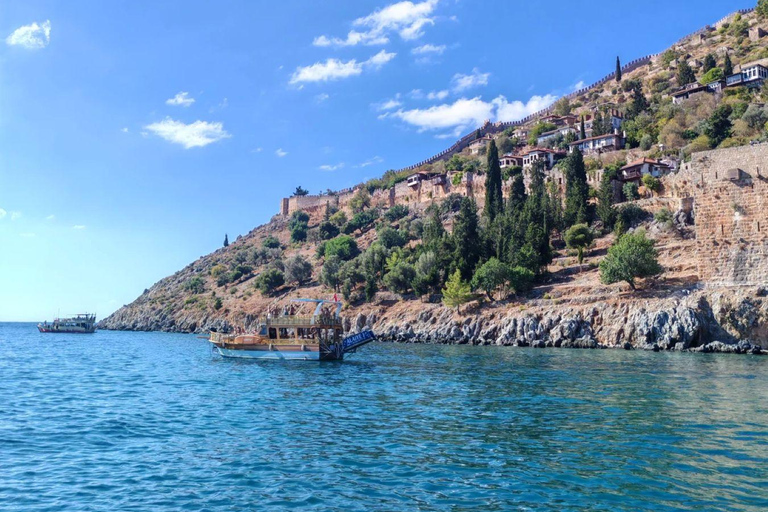 Alanya: Pirate Boat Tour with Swimming Stops & Foam Party