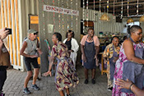 Nairobi: Kazuri Beads Factory Tour With Round-trip Transfer Nairobi: Guided Kazuri Beads Factory & Giraffes Centre Tour.