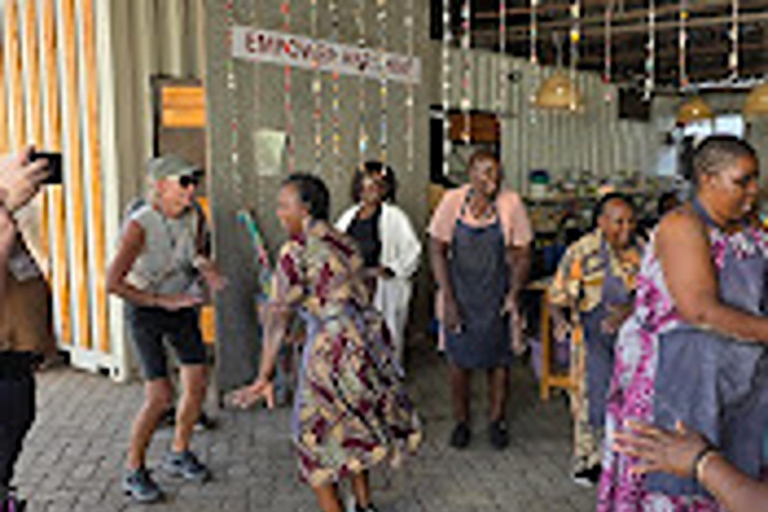 Nairobi: Kazuri Beads Factory Tour With Round-trip Transfer Nairobi: Guided Kazuri Beads Factory & Giraffes Centre Tour.