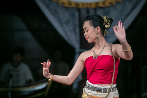 Chiang Mai: Khantoke Dinner with Traditional Performance Khantoke Dinner Set