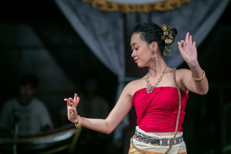 Chiang Mai: Khantoke Dinner with Traditional Performance Khantoke Dinner Set