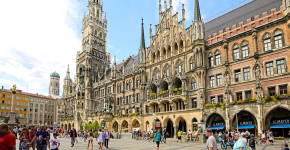 Munich: Old Town Highlights including Town Hall, Hofbräuhaus, and Viktualienmarkt
