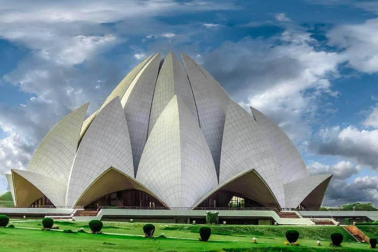 6-Day Golden Triangle Tour with Pushkar & Udaipur 6-Day Private Tour with 5*Hotels