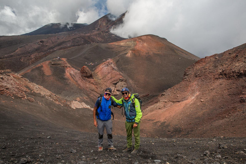 Etna : Randonnée guidée dans la région du sommet avec montée en téléphérique