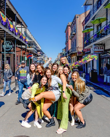 New Orleans: Guided Bourbon Street Bar Crawl with Shots