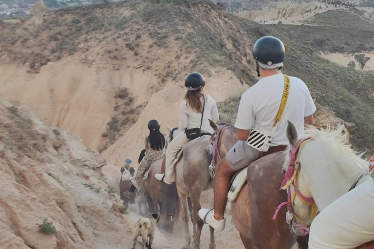 Capadocia: paseo a caballo, magia de unicornios y senderos ocultosTour de 1 hora durante el día