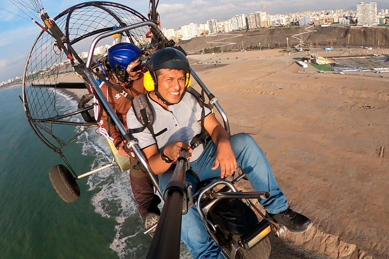 Lima: Paragliding Experience with HD Video costa verde