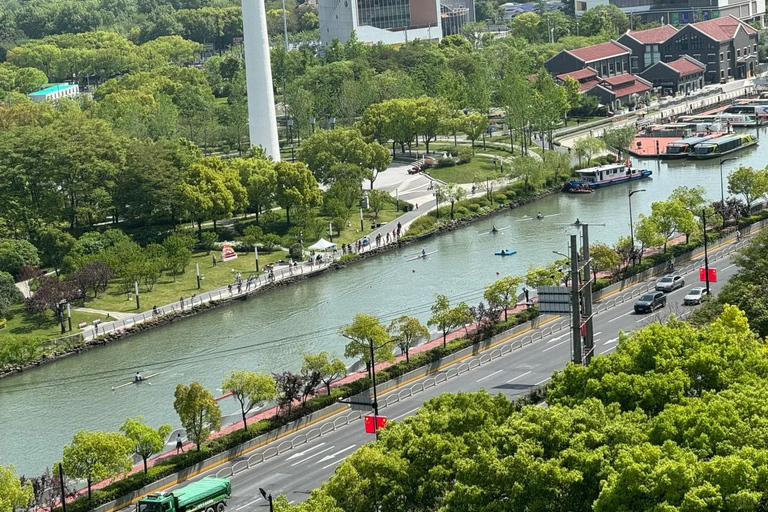 Shanghai: Suzhou Creek E-Scooter Tour with Snacks