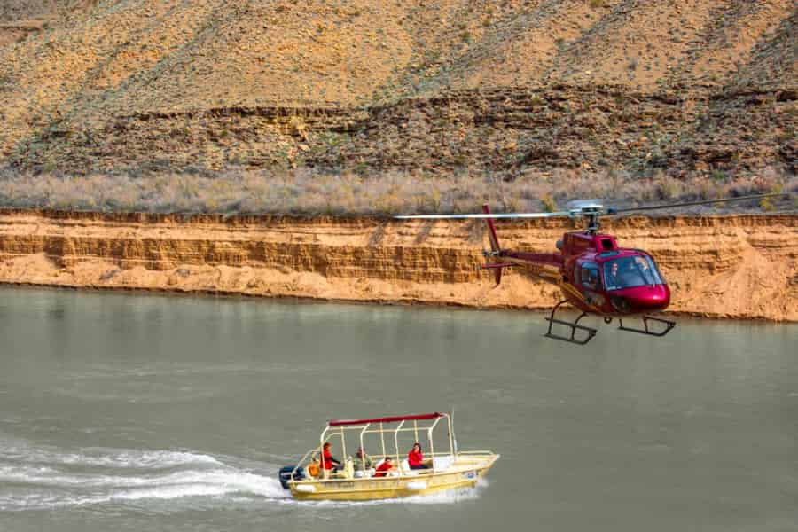 Grand Canyon West: Hubschrauber, Pontonboot und Skywalk. Foto: GetYourGuide