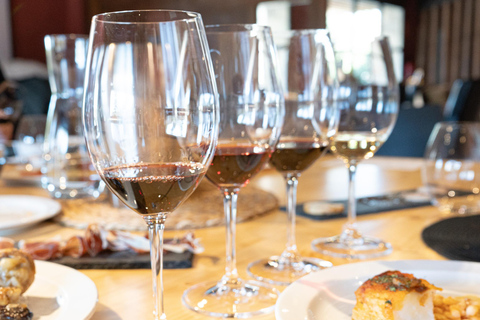 Barcelona: Montserrat, Winery Tour & Lunch with Wine Tasting