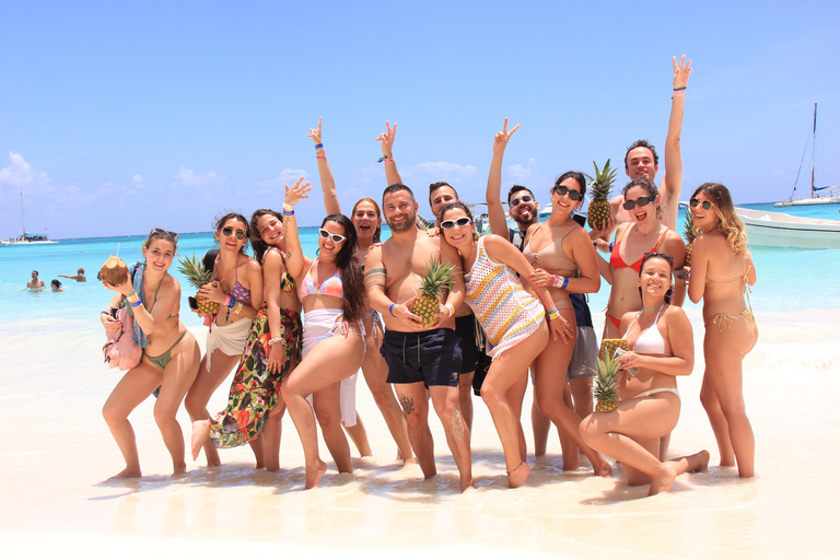 Saona Island Day Tour from Punta Cana, Pool & Beach