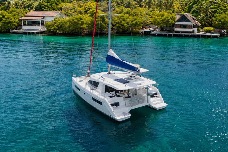 Cartagena: Private Luxury Catamaran Charter by Duration Barú Island Premium Escape • 6H