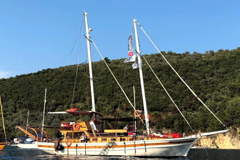 Athens Riviera:Premium Morning Cruise with Onboard Greek BBQ