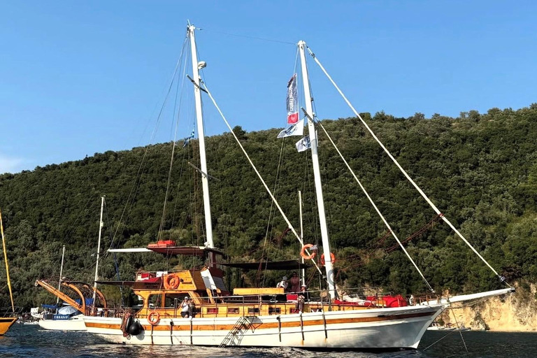 Athens Riviera:Premium Morning Cruise with Onboard Greek BBQ