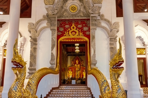 Chiang Mai: Temples & Old City Hidden Gems with local guide Private Tour (with transfer)