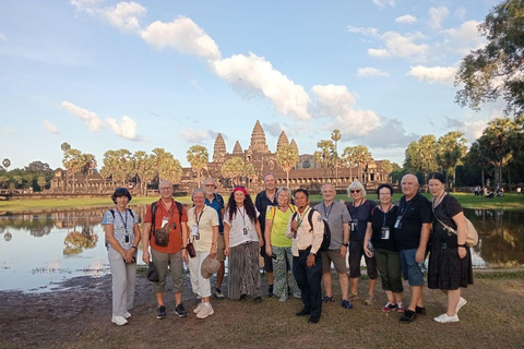 Siem Reap: Angkor Wat, Ta Prohm & Bayon Temple Full-Day Tour in German Angkor Wat, Ta Prohm & Bayon Temple Full-Day Tour in German by Car