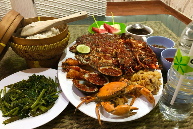 Bali: Pacchetto cena a base di pesce sulla spiaggia di Jimbaran con tramontoPacchetto Frutti di mare A (con trasferimento dall'hotel)