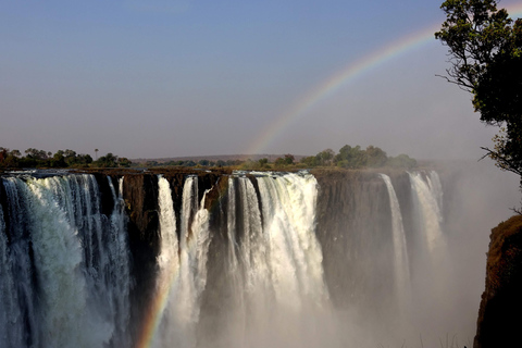 RONDLEIDING BIJ DE VICTORIA WATERVALLEN AAN DE ZAMBIAANSE KANT