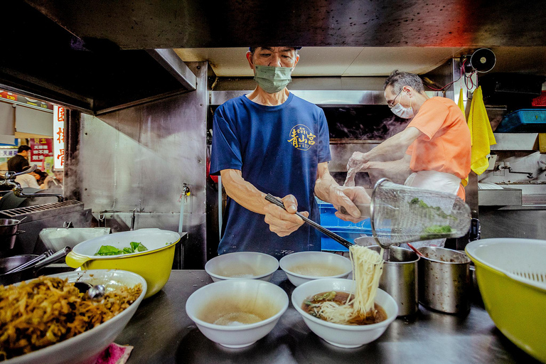 Taipei Tastes Food Tour with 12+ Tastings