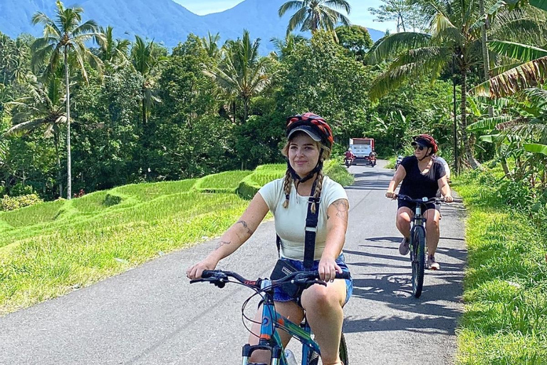 Bali: pola ryżowe, wioska ptaków, wycieczka rowerowa do gorących źródełBali: pola ryżowe, wioska ptaków, gorące źródła – wycieczka rowerowa